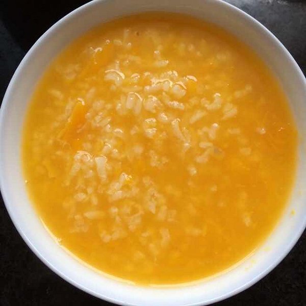 火狐电竞官网|19岁得子,女友多是名模,私生活很乱,内马尔太过“花心”(图2) 火狐电竞