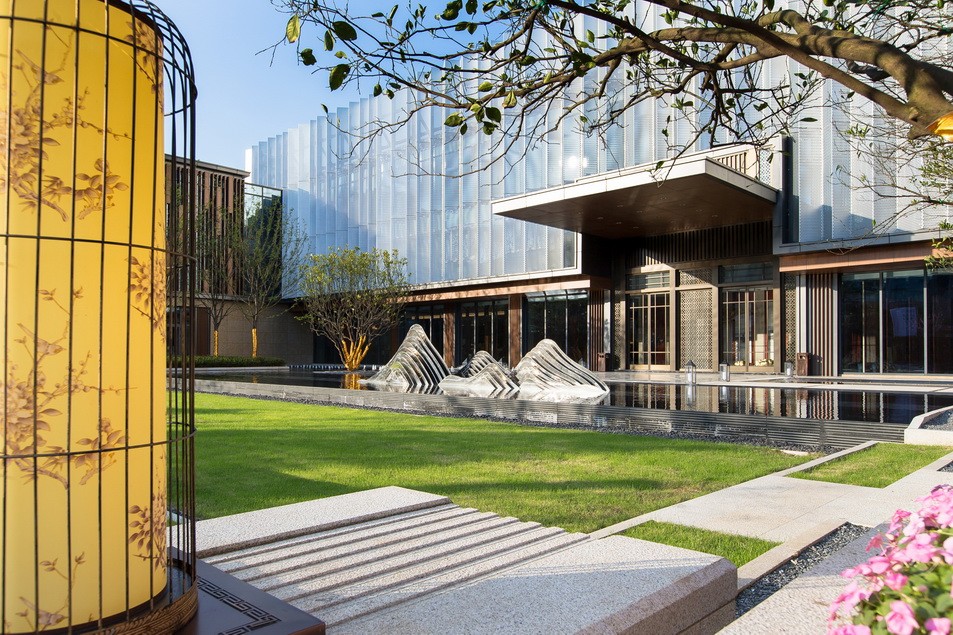 【火狐电竞官网】连亏3年后扭亏 原奶企业现代牧业的脱困样本(图2) 火狐电竞官方网站