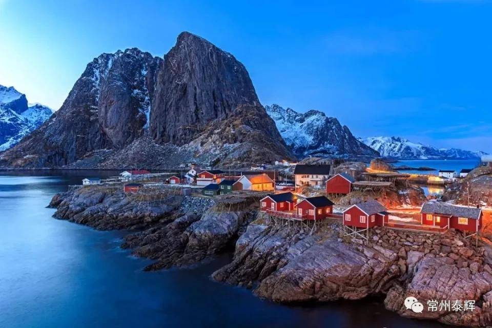 世界最美足球场 在那里?_火狐电竞官方网站(图10)
世界最美足球场 在那里?_火狐电竞官方网站(图10)