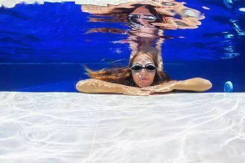 
什么时候屈臂?什么时候直臂?_火狐电竞(图1)