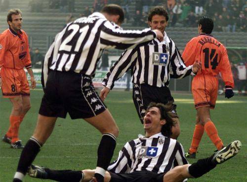 火狐电竞|
有人以为巴乔比皮耶罗更强?可是他从未拿过世界杯和欧冠啊!(图7) 火狐电竞|
有人以为巴乔比皮耶罗更强?可是他从未拿过世界杯和欧冠啊!(图7)