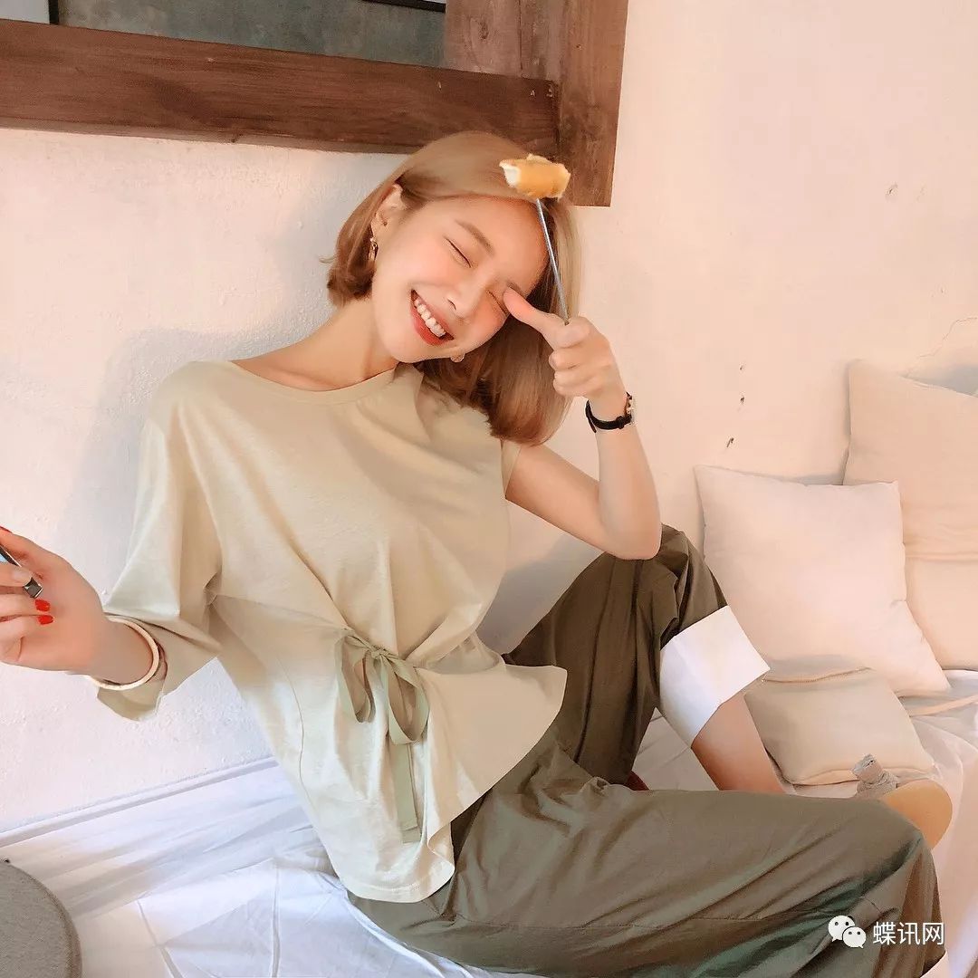 火狐电竞官网:扒一扒NBA球星的穿衣气势派头,科比帅气、詹皇霸气,而威少最潮(图3) 火狐电竞