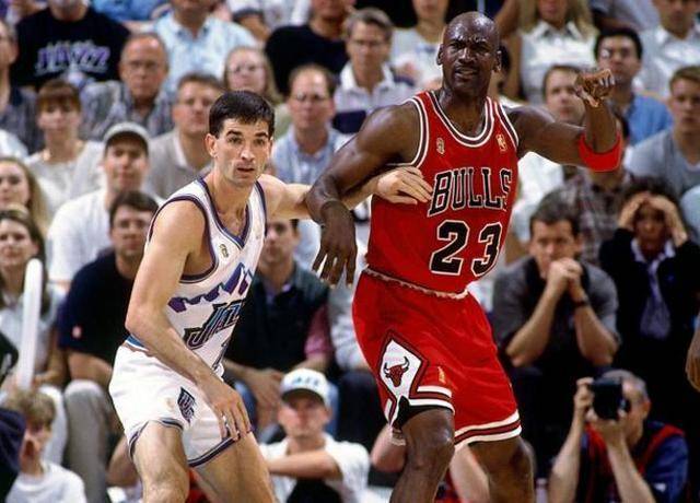 火狐电竞：
NBA撞脸球星：沃克沃尔分不清 而他俩却像极了亲父子(图9)