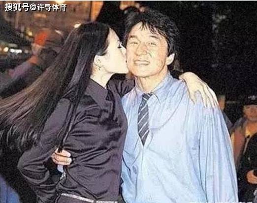 火狐电竞官网_
明星们最想删除的照片 他们尴尬的样子 秒杀了大家的想象！(图9)