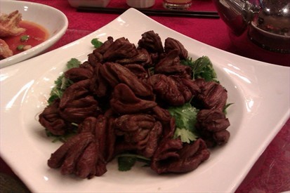 ‘火狐电竞官方网站’李嫣四字拍出26万全场最高网友质疑为雇人拍卖(图2) 火狐电竞