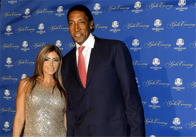 
金·卡戴珊取关闺蜜 NBA巨星皮蓬前妻曝侃爷深夜有此习惯“火狐电竞官方网站”(图6)